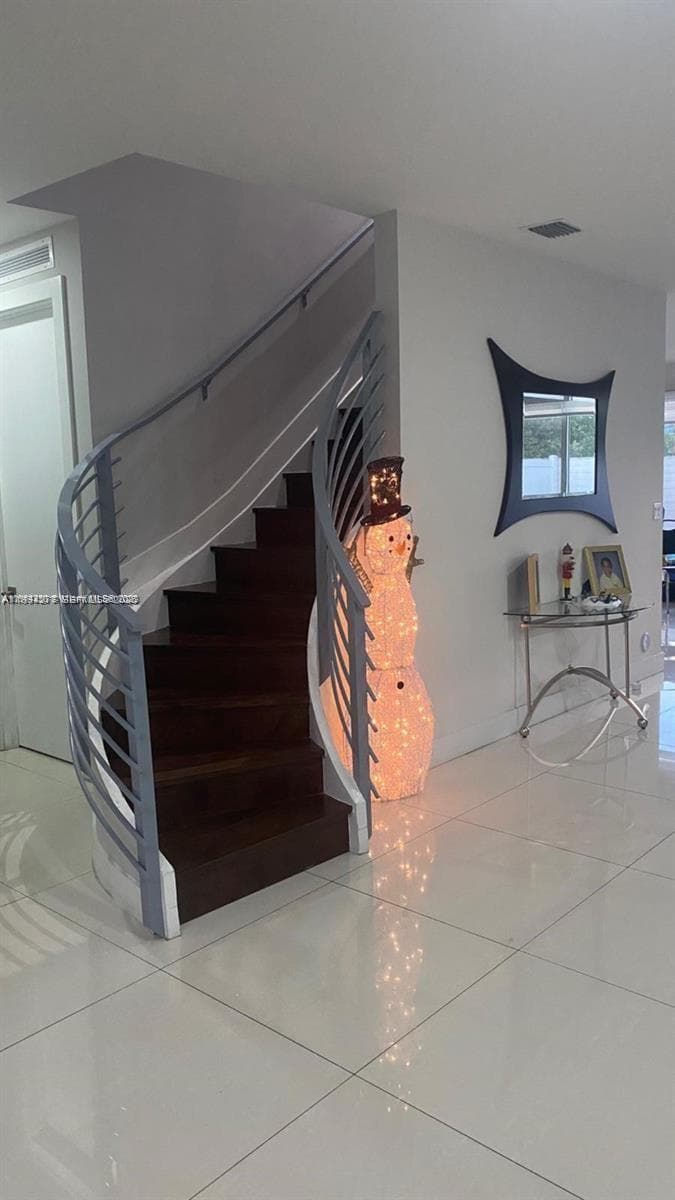 9880 NW 74th Ter, Doral FL 33178 photo 5