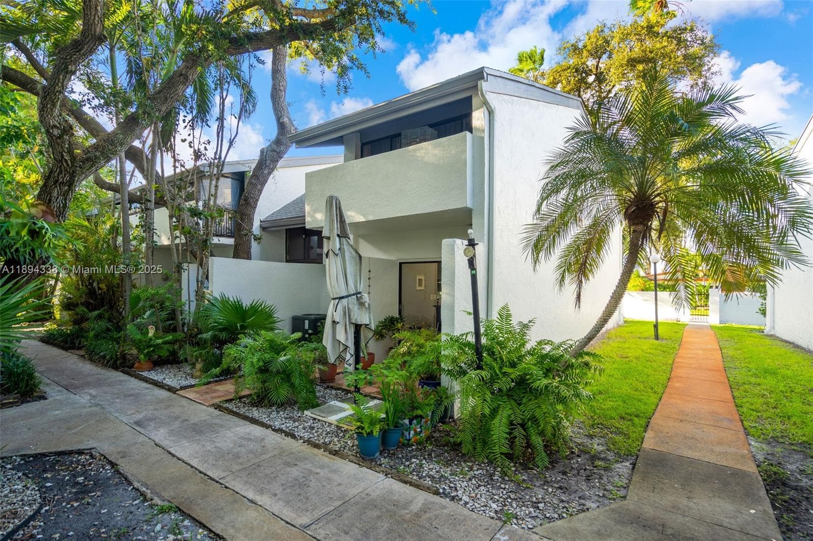 19440 NE 26th Ave # 54B, Miami FL 33180 photo 3