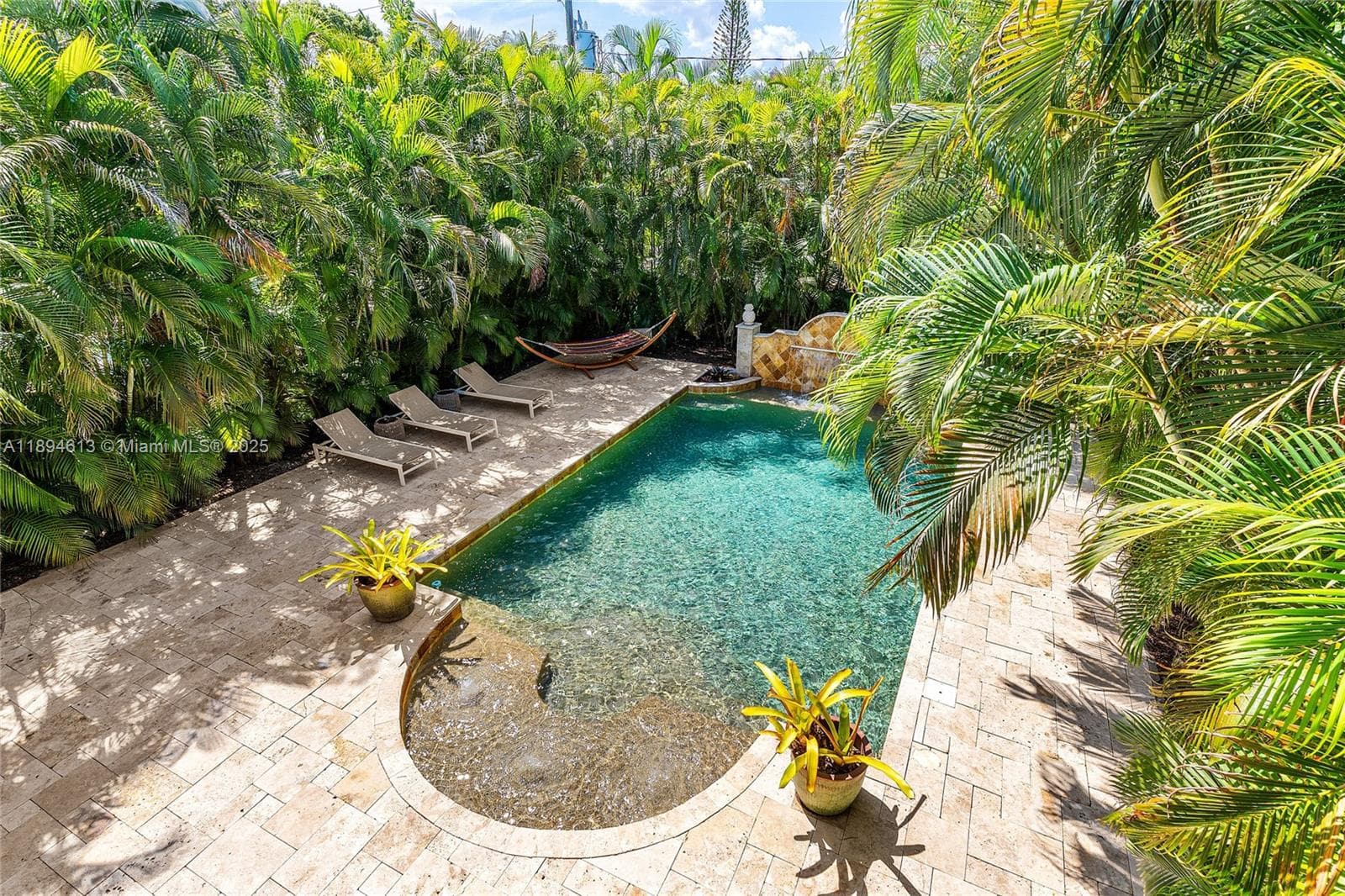 12 NE 26th St, Wilton Manors FL 33305 photo 4