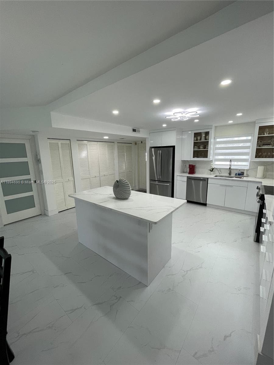 150 S Hollybrook Ter # 303, Pembroke Pines FL 33025 photo 2