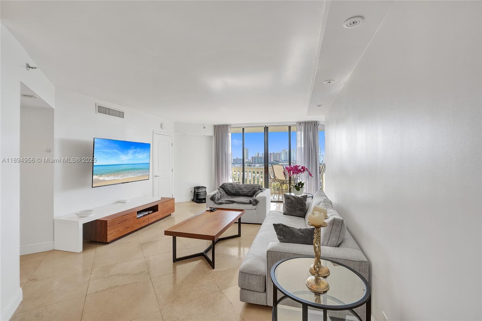 1000 E Island Blvd # 1403, Aventura FL 33160 photo 3