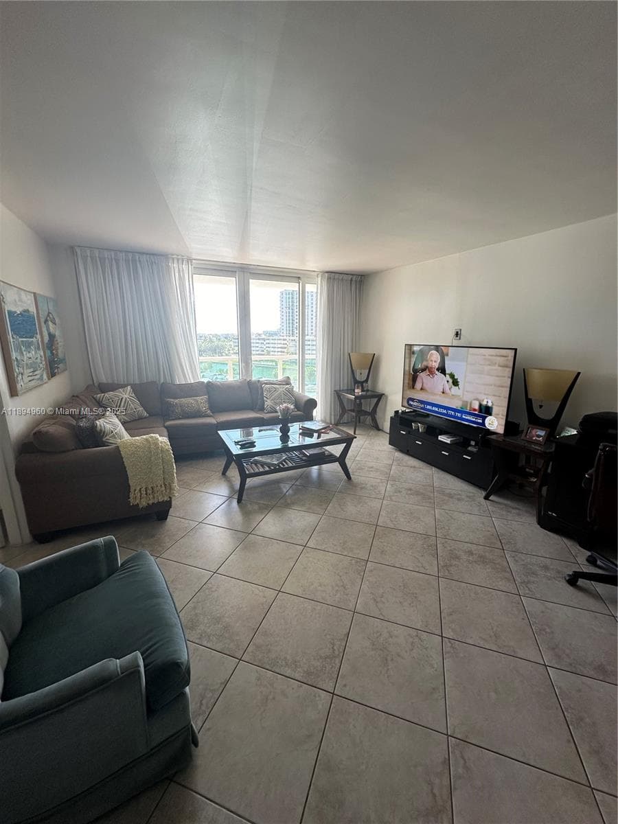 100 Bayview Dr # 601, Sunny Isles Beach FL 33160 photo 2