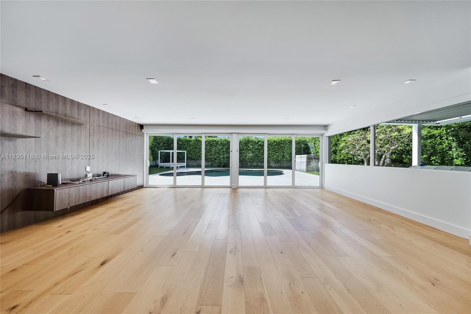 5244 Alton Rd, Miami Beach FL 33140 photo 4