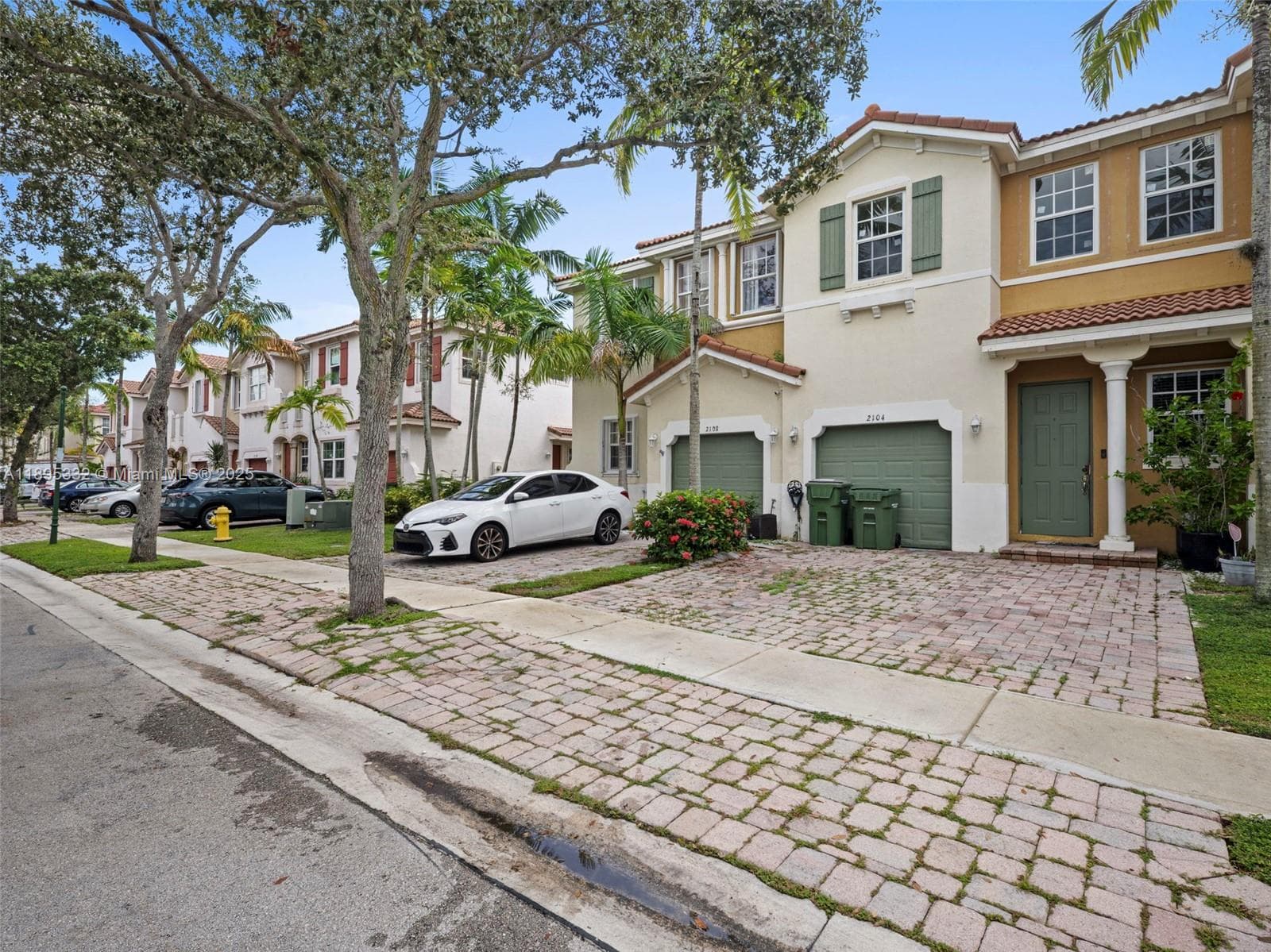 2104 NE 3rd Ct, Homestead FL 33033 photo 2