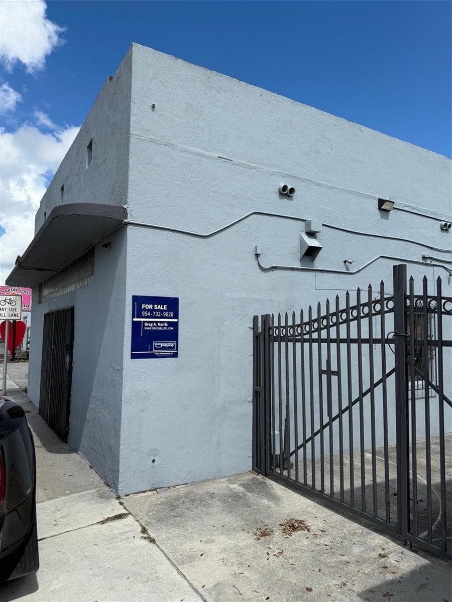 6815 NW 7th Avenue, Miami FL 33150 photo 2