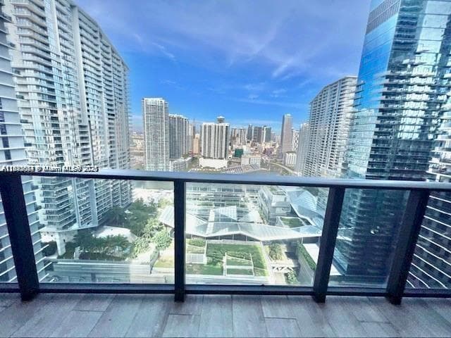 45 SW 9th St # 3009, Miami FL 33130