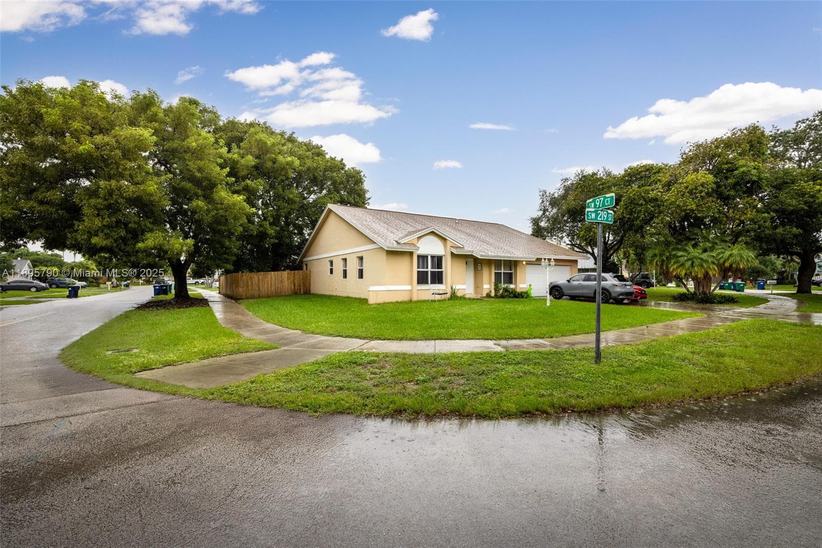 9730 SW 219th St, Cutler Bay FL 33190