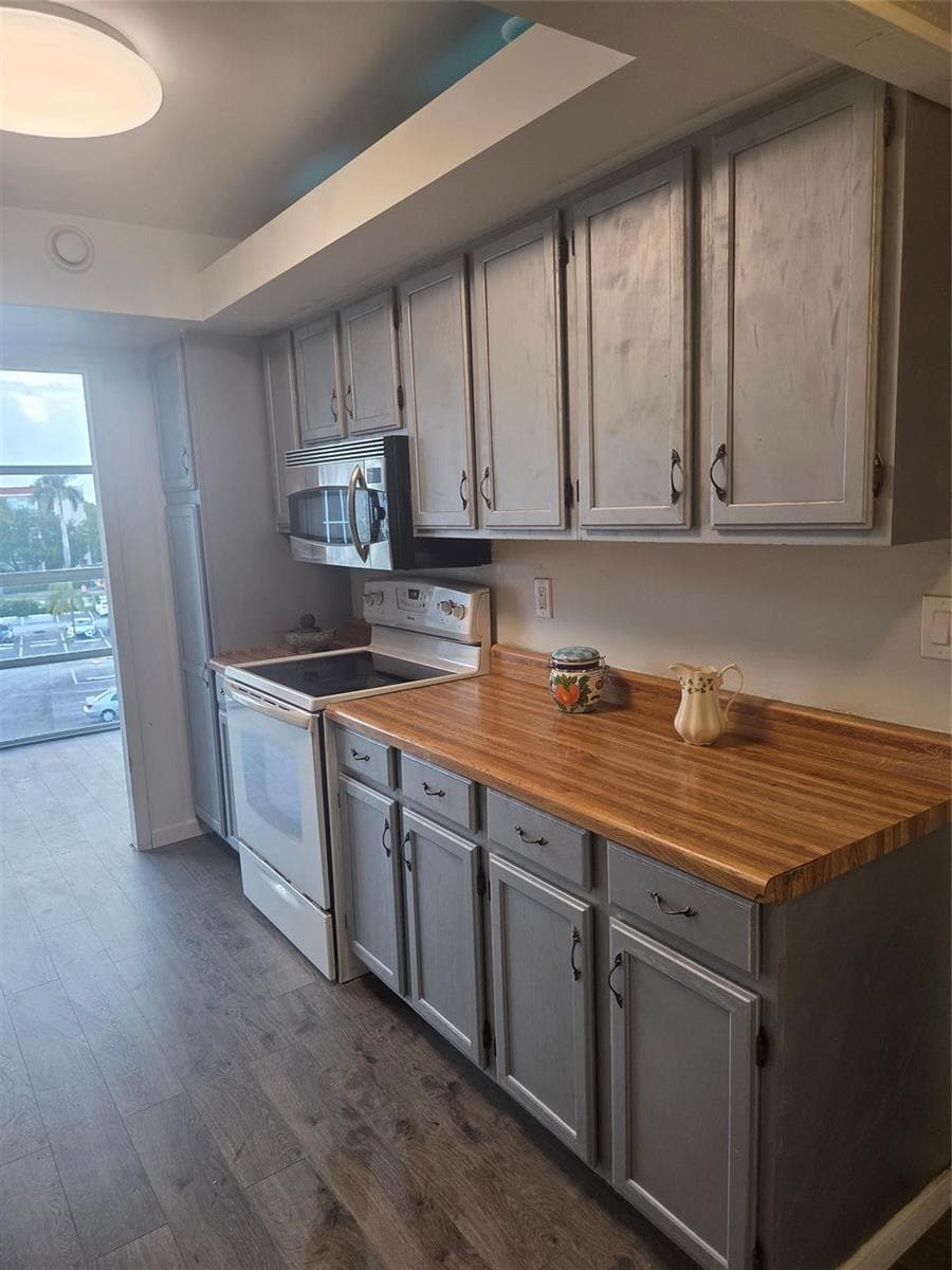801 Three Islands Boulevard # 409, Hallandale Beach FL 33009 photo 2