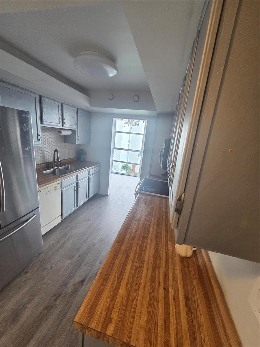 801 Three Islands Boulevard # 409, Hallandale Beach FL 33009 photo 3