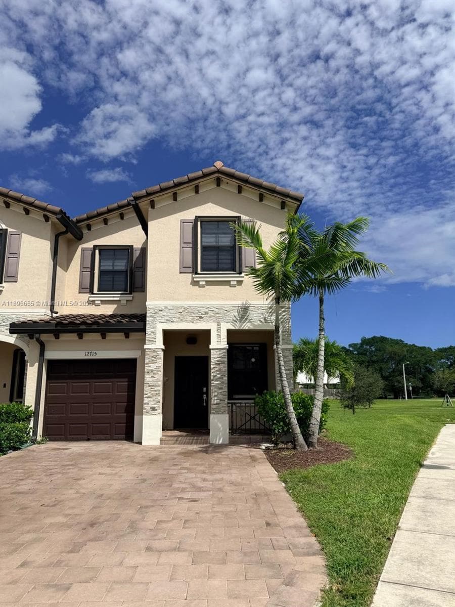 12715 SW 230th Ter, Miami FL 33170