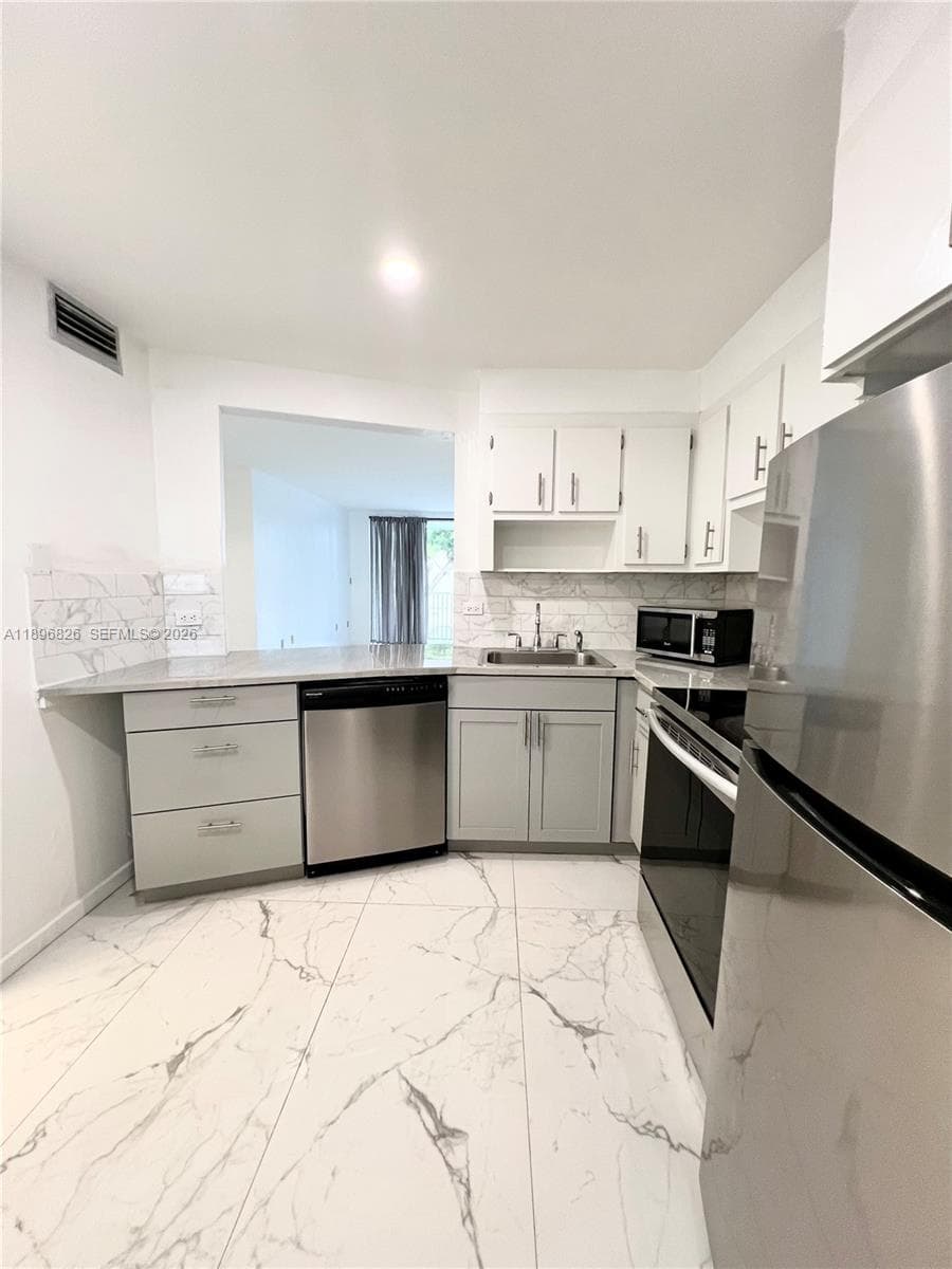 1710 NE 191st St # 3, Miami FL 33179 photo 2