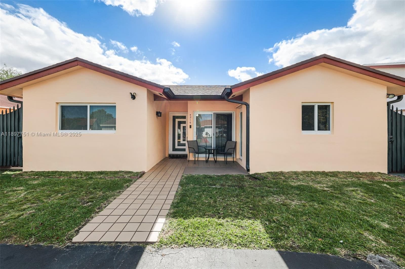4216 SW 138th Ct, Miami FL 33175 photo 2