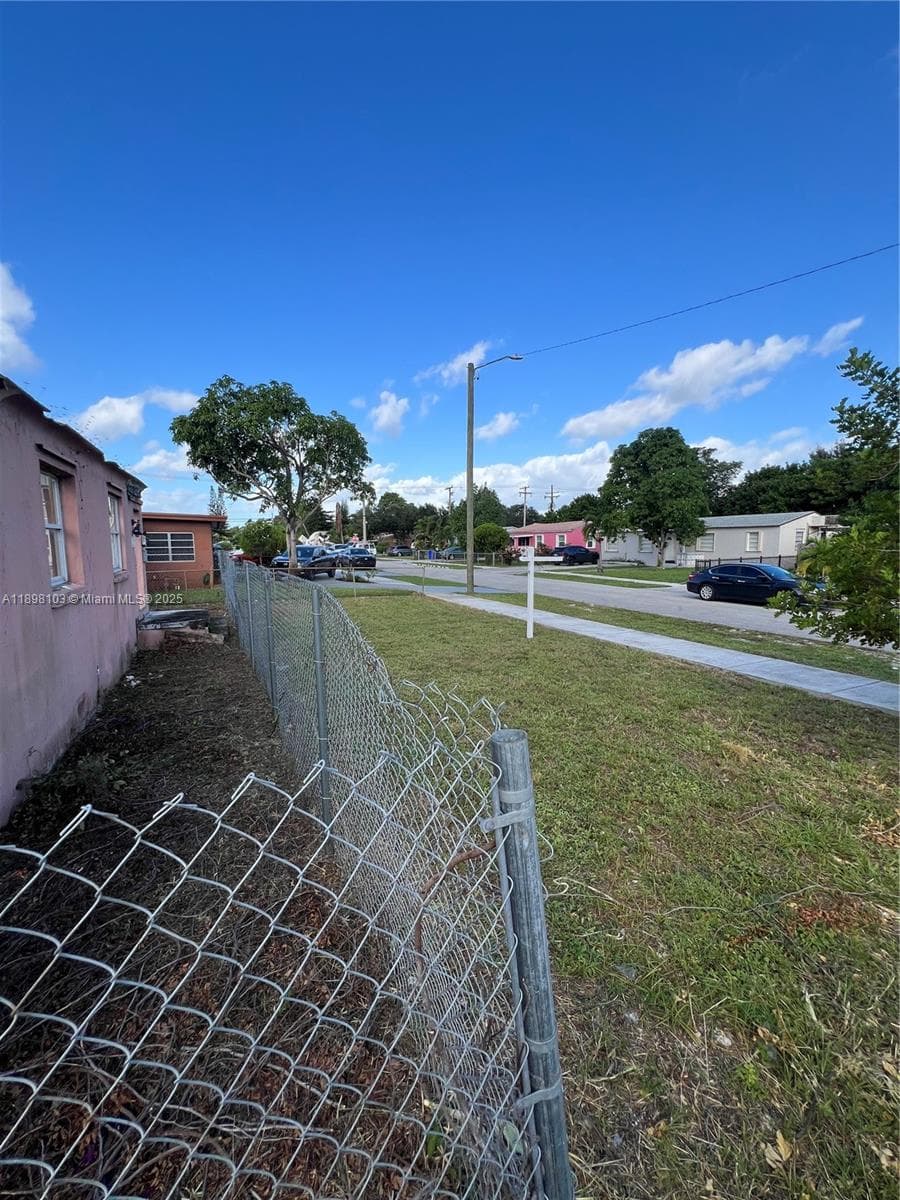 2122 Dewey St, Hollywood FL 33020 photo 5