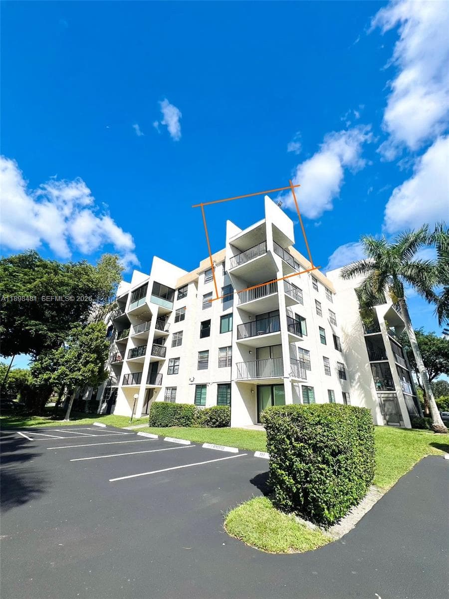 6190 Woodlands Blvd # 517, Tamarac FL 33319 photo 3