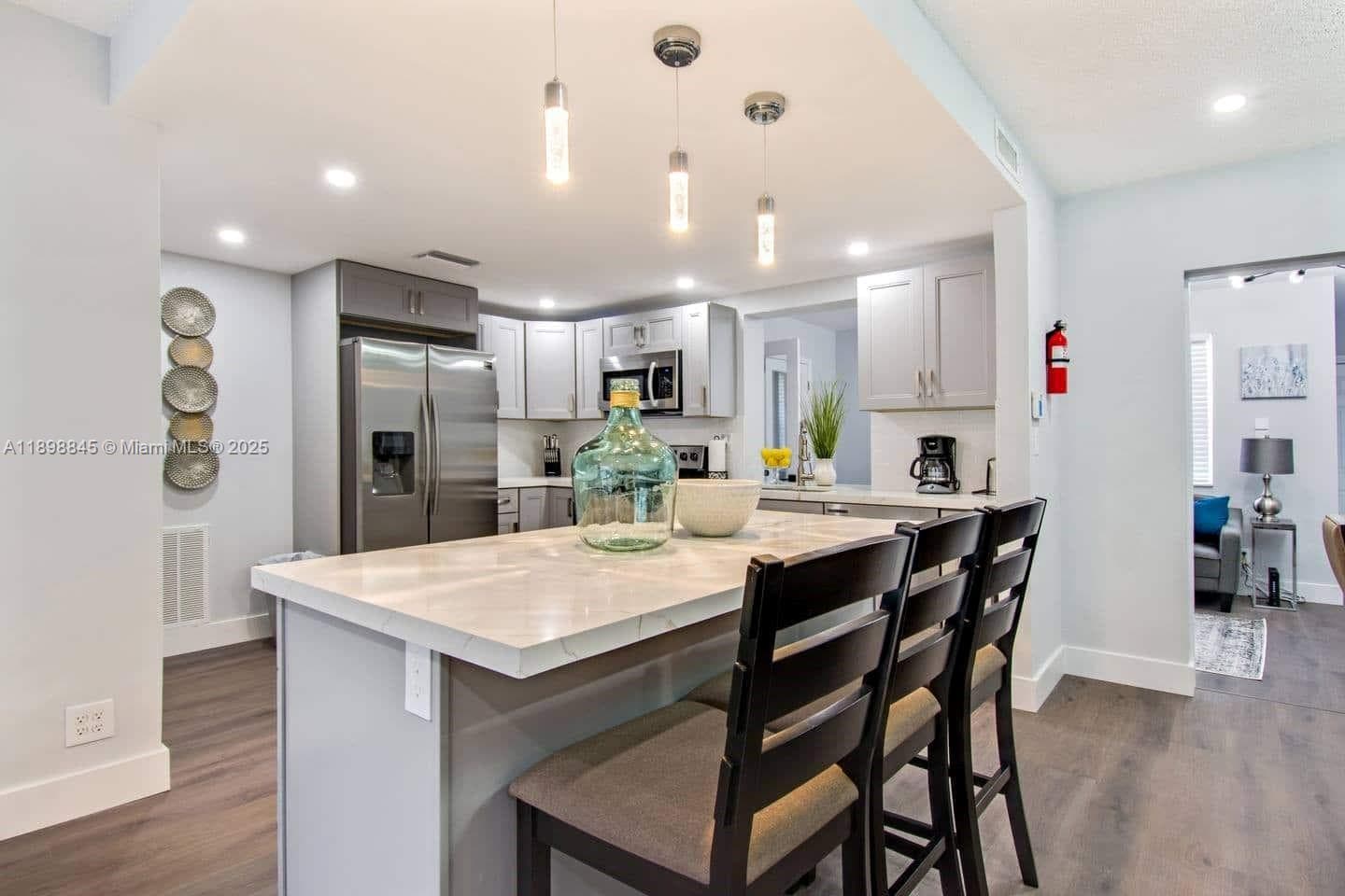 1305 Funston St, Hollywood FL 33019 photo 2