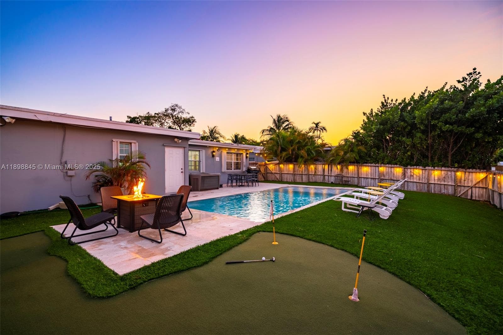 1305 Funston St, Hollywood FL 33019 photo 4