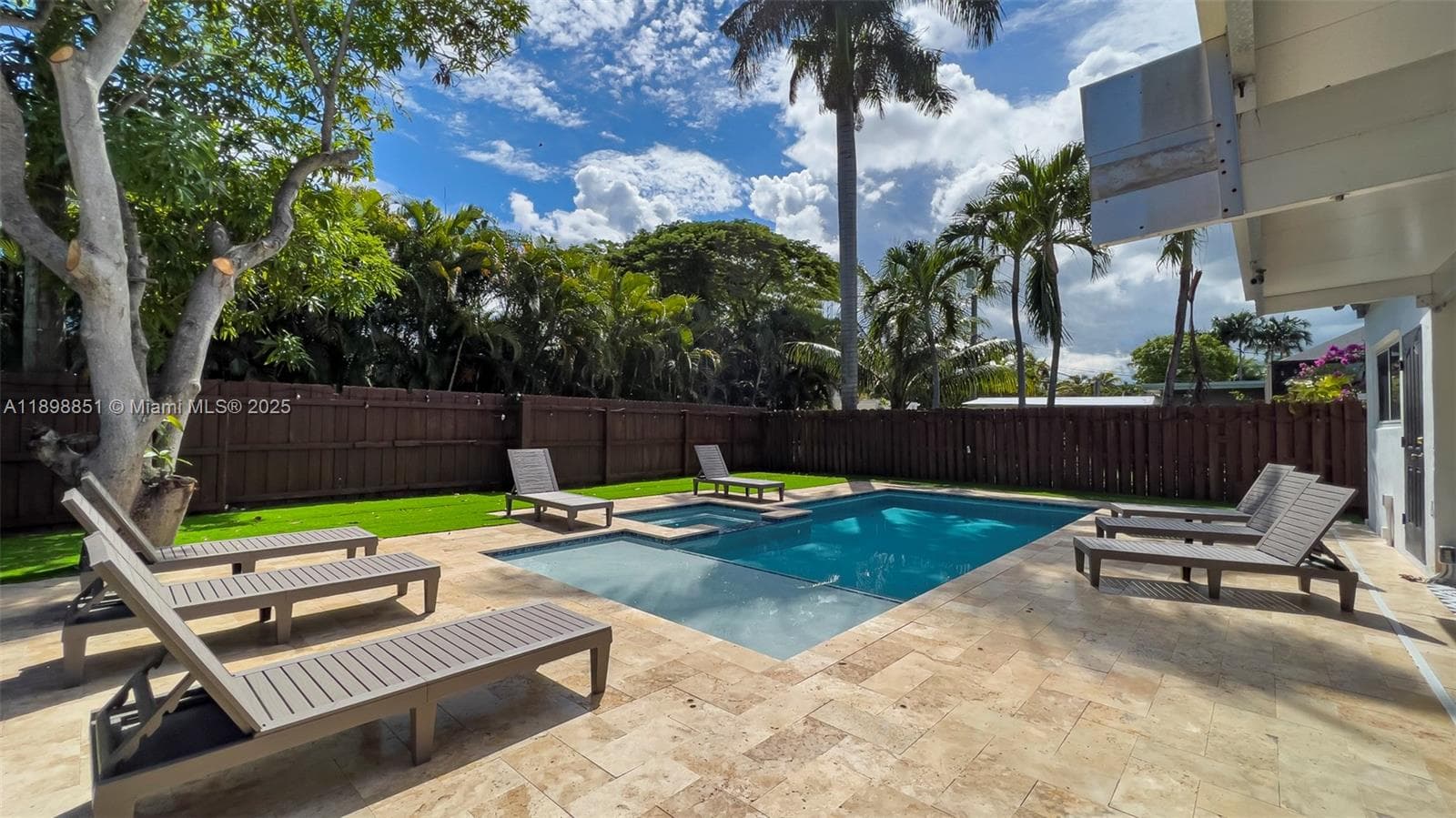1230 Johnson St, Hollywood FL 33019 photo 5