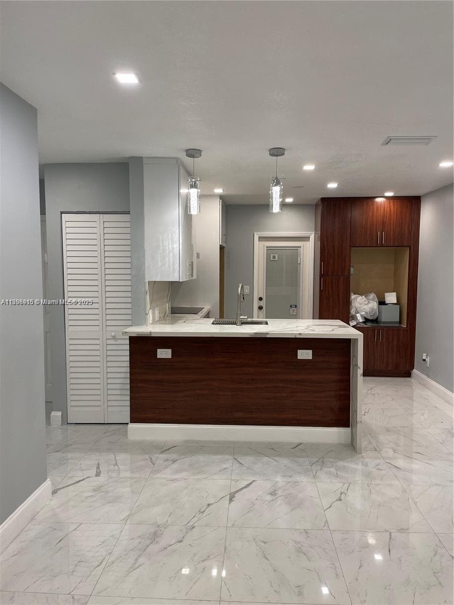 1230 NE 148th St, Miami FL 33161 photo 2
