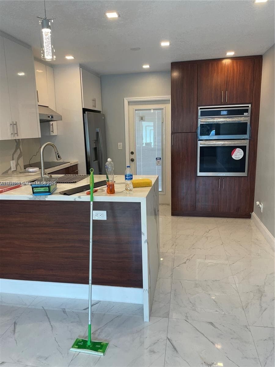 1230 NE 148th St, Miami FL 33161 photo 3