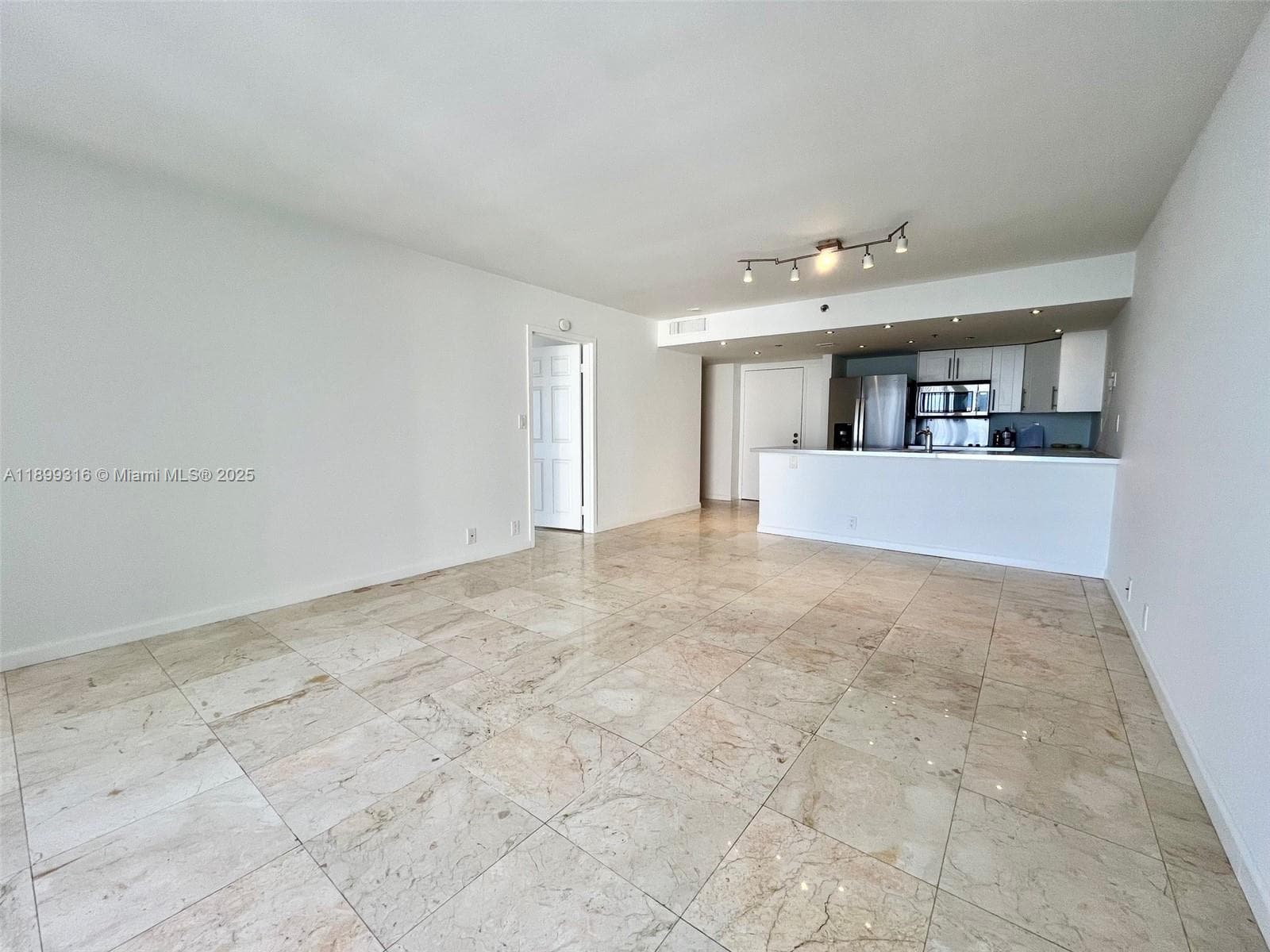 7601 E Treasure Dr # 2308, North Bay Village FL 33141 photo 2
