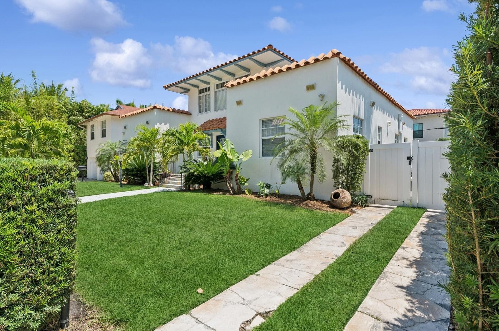 310 Almeria Road, West Palm Beach FL 33405 photo 2
