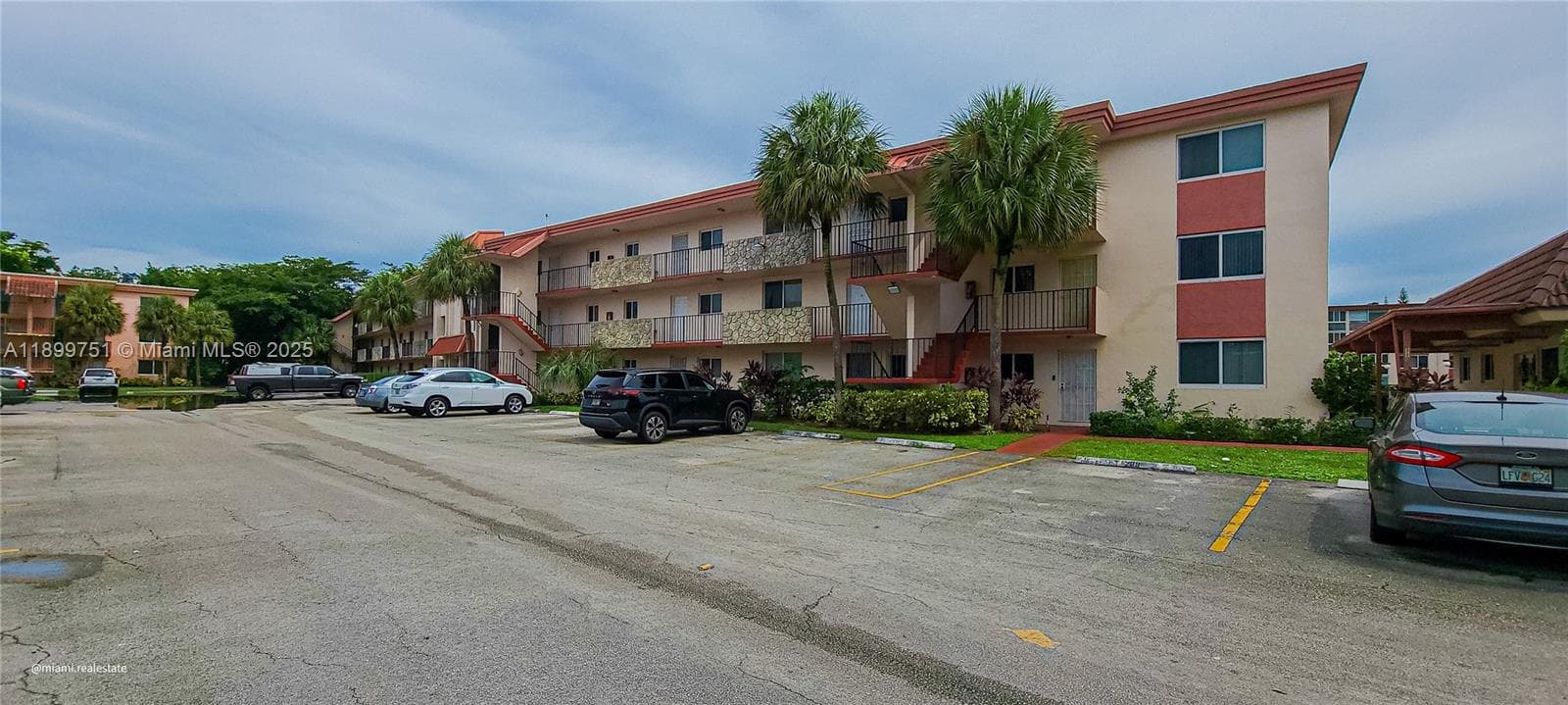 1080 Del Lago Cir # 201, Sunrise FL 33313 photo 2