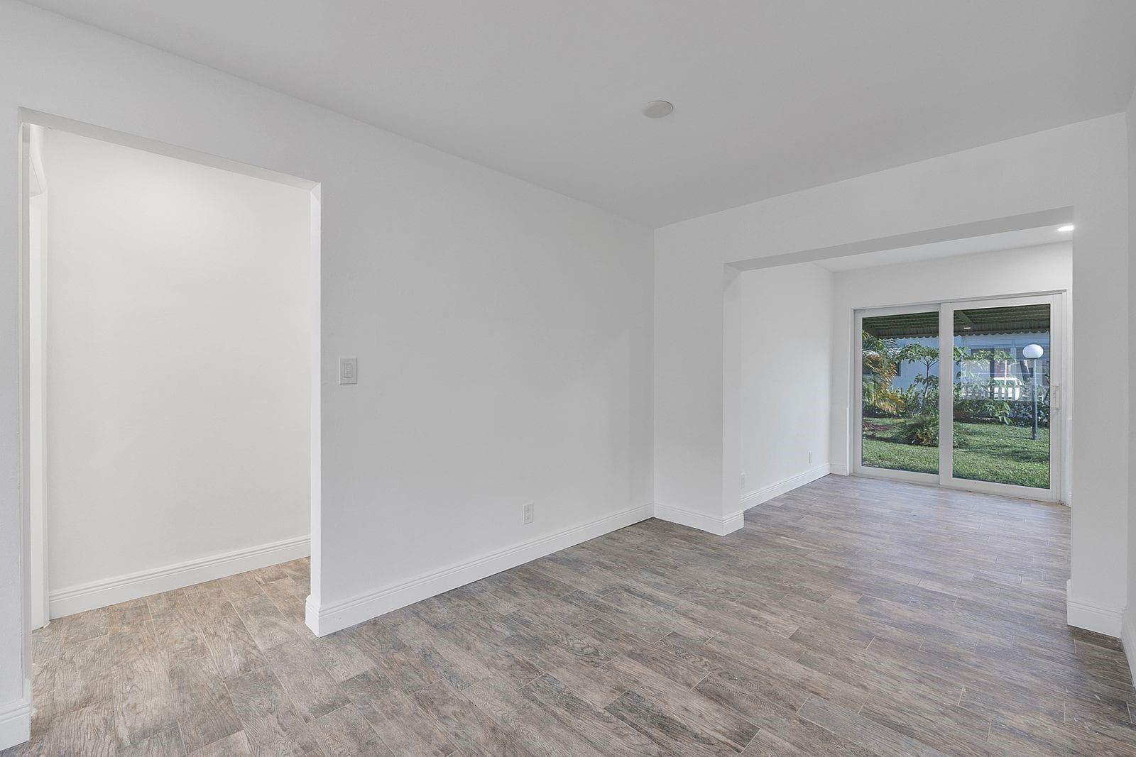 370 S Golf Boulevard, Pompano Beach FL 33064 photo 4