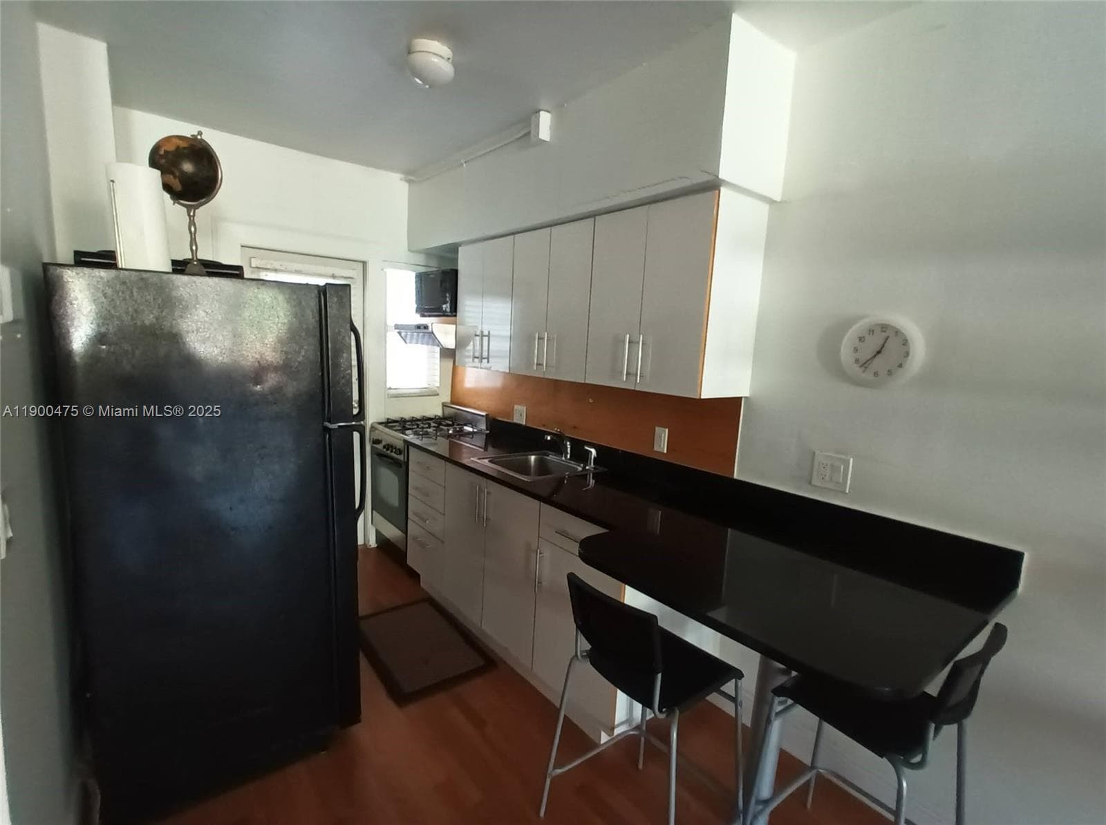 300 74th St # 3, Miami Beach FL 33141 photo 5