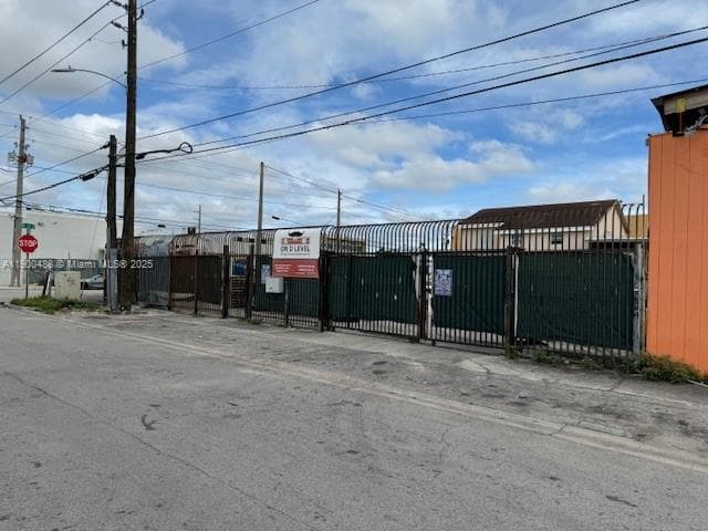 2484 NW 21st Ter, Miami FL 33142 photo 3