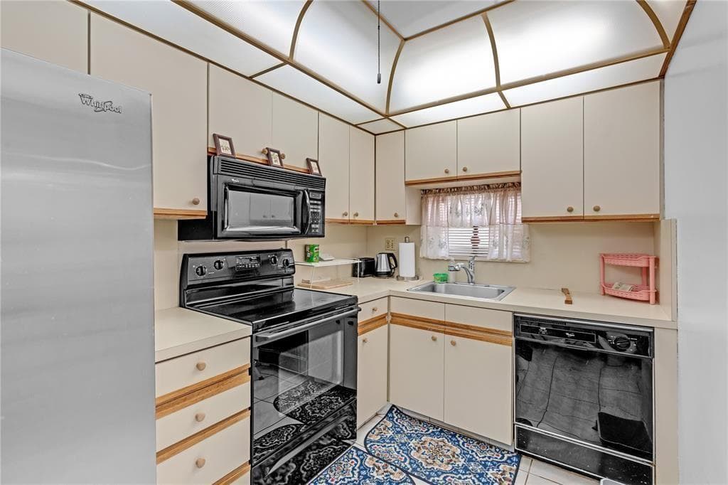 9800 N Hollybrook Lake Drive # 202, Pembroke Pines FL 33025 photo 5