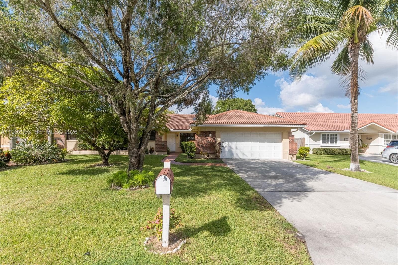 5641 Thistledown Ter, Davie FL 33331