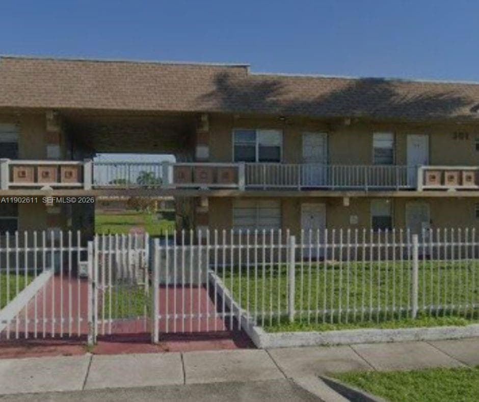 301 NW 177th St # 136, Miami Gardens FL 33169