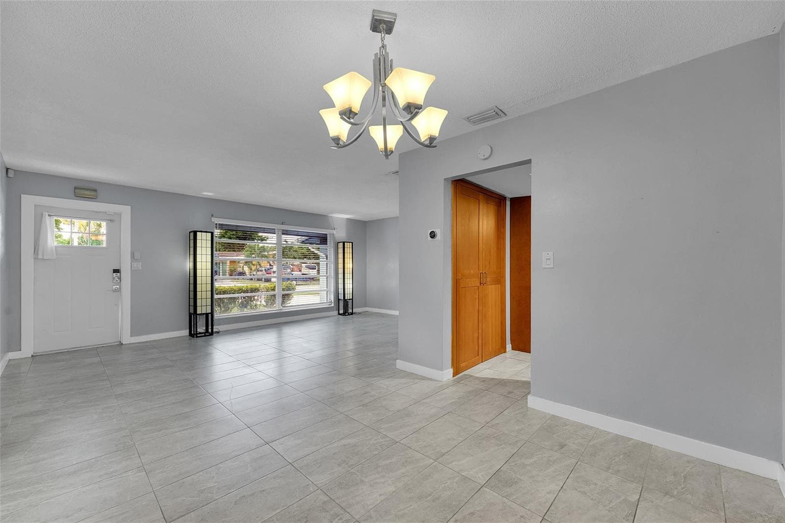 6501 NW 24th Court, Sunrise FL 33313 photo 4
