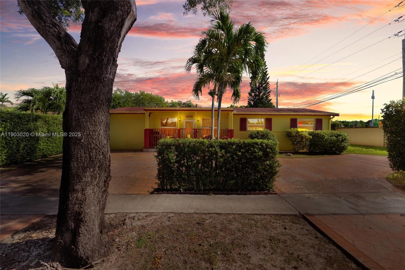18151 NE 9th Ct, North Miami Beach FL 33162 photo 2