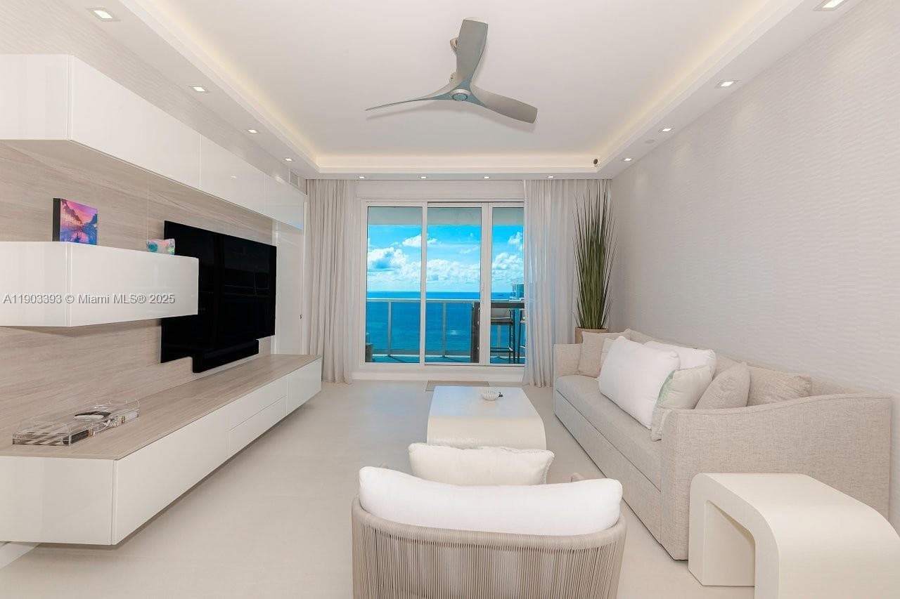 2301 Collins Ave # PH20, Miami Beach, FL 33139 photo 2