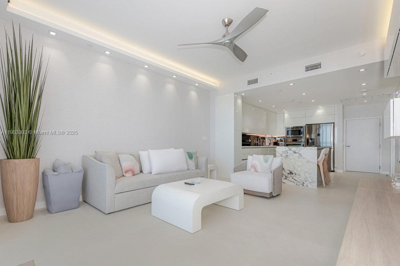 2301 Collins Ave # PH20, Miami Beach, FL 33139 photo 4