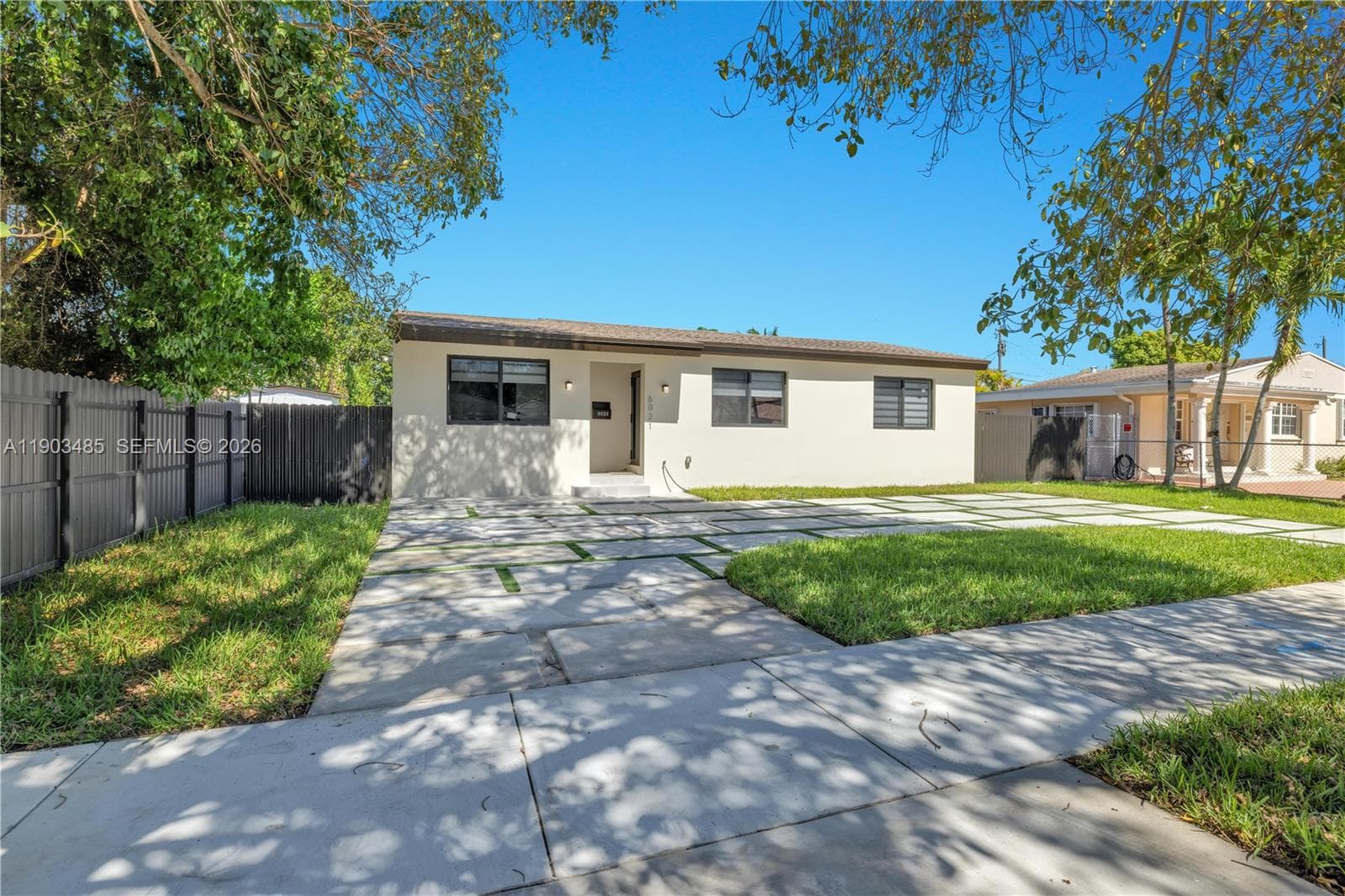 6021 SW 19th St, Miami FL 33155 photo 2