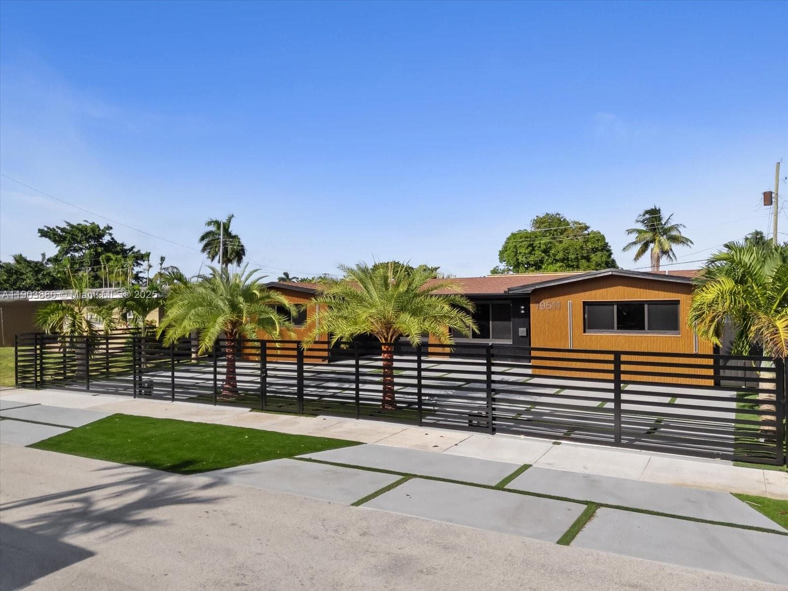 19511 NE 18th Pl, Miami FL 33179 photo 3