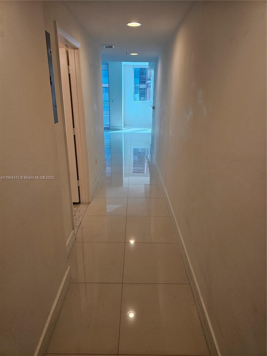 244 Biscayne Blvd # 908, Miami FL 33132 photo 4