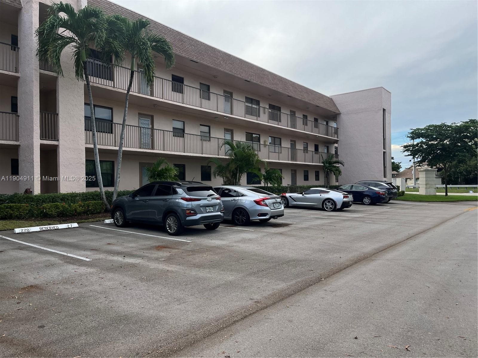 10466 Sunrise Lakes Blvd # 108, Sunrise FL 33322 photo 2