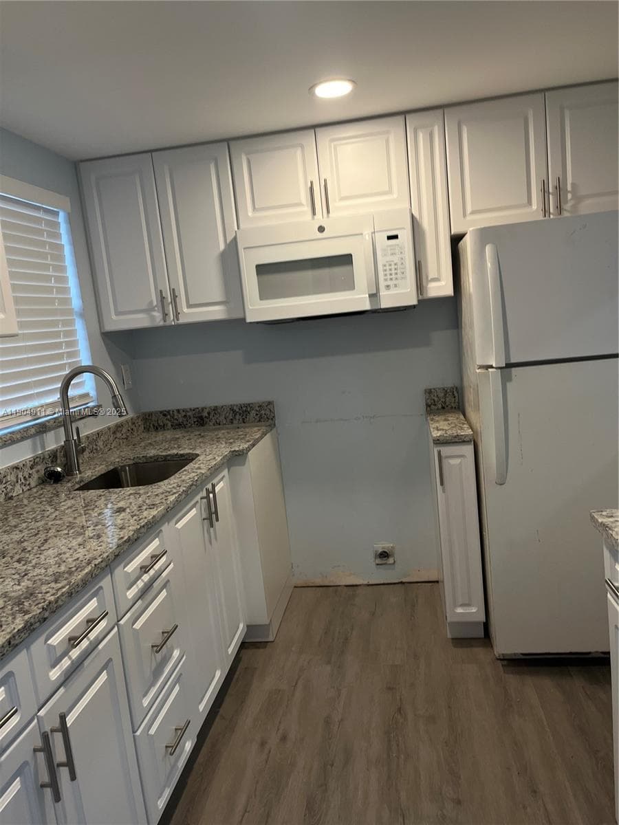 10466 Sunrise Lakes Blvd # 108, Sunrise FL 33322 photo 5