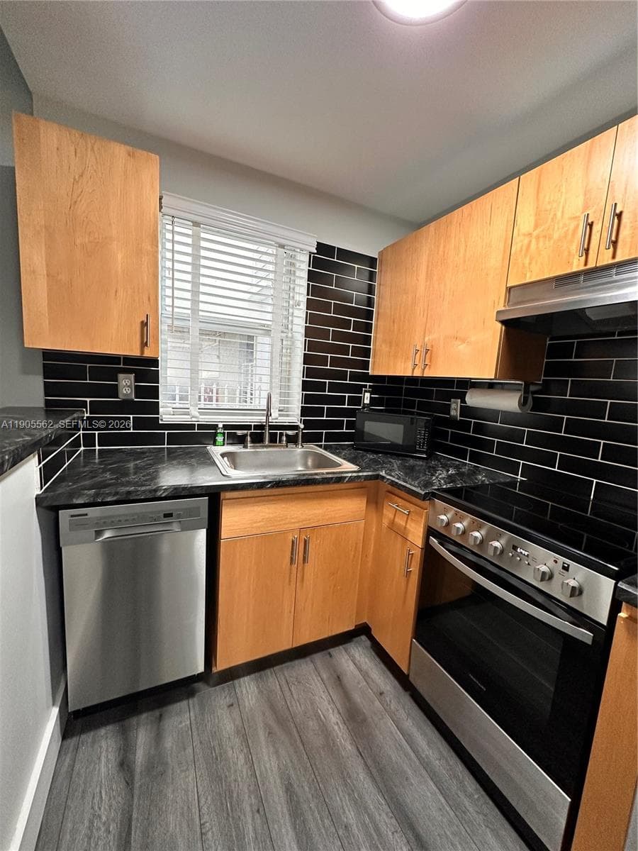 1542 Drexel Ave # 107, Miami Beach FL 33139 photo 3