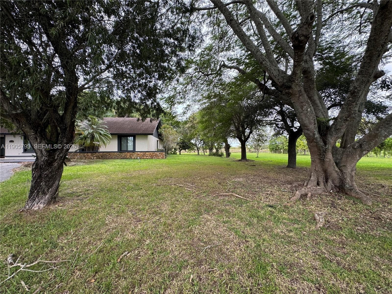 18750 SW 207th Ave, Miami FL 33187 photo 2
