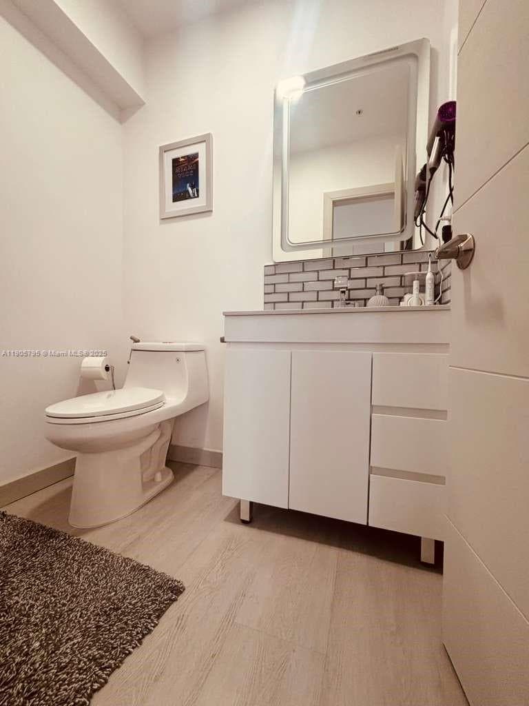 2829 Indian Creek Dr # 1403, Miami Beach FL 33140 photo 3
