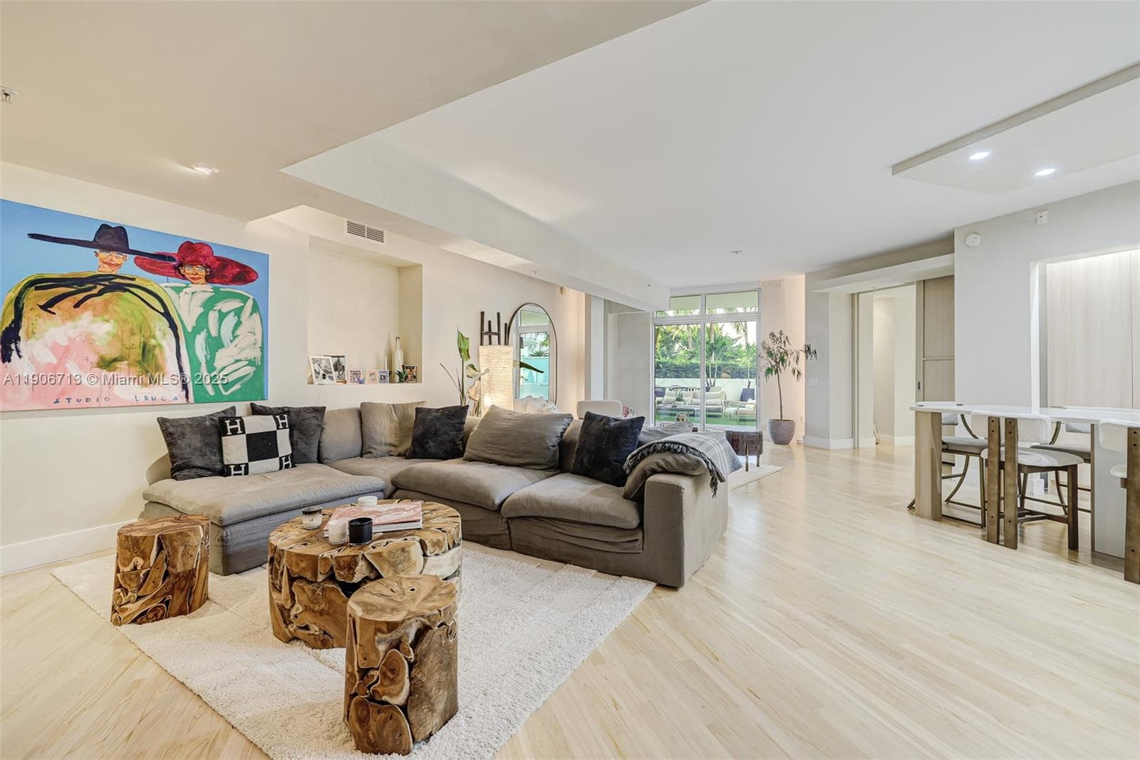 2001 Meridian Ave # 307, Miami Beach FL 33139 photo 2