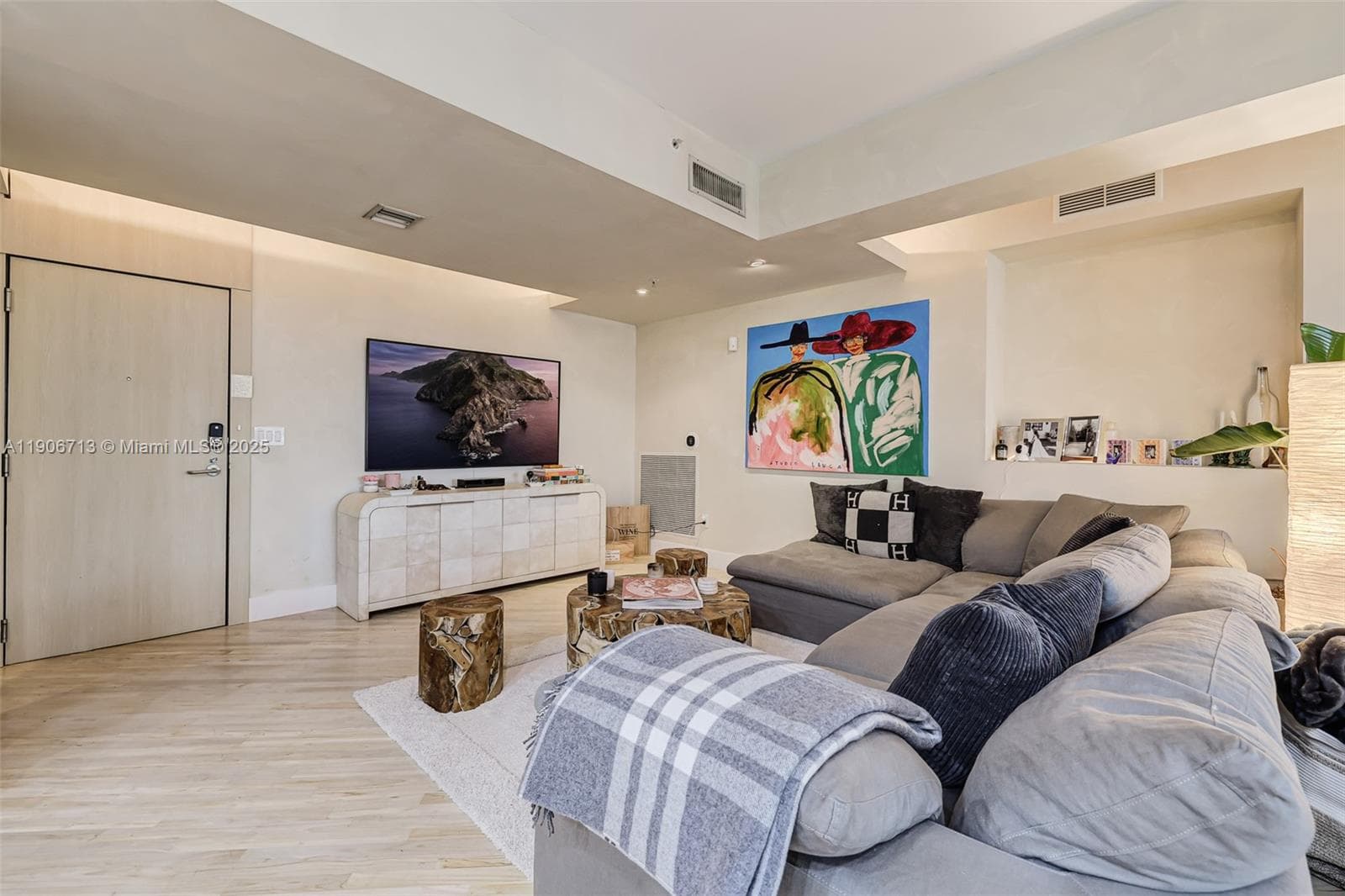 2001 Meridian Ave # 307, Miami Beach FL 33139 photo 3