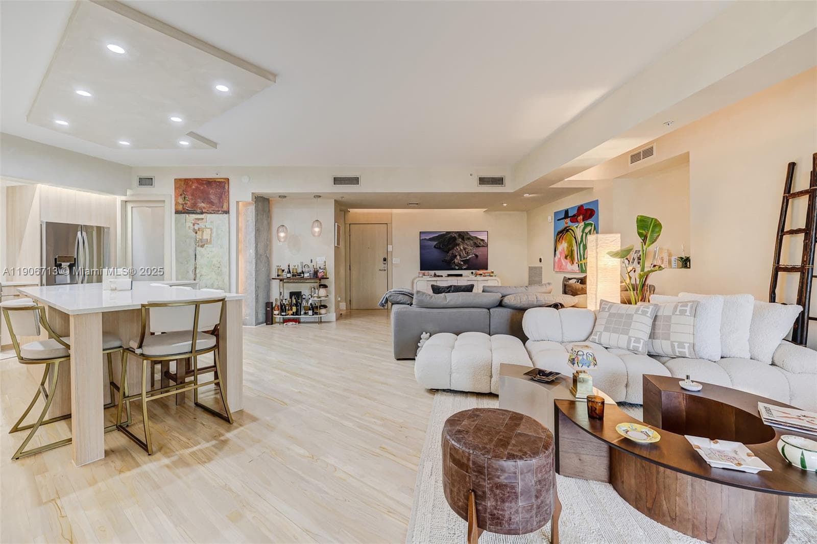 2001 Meridian Ave # 307, Miami Beach FL 33139 photo 5