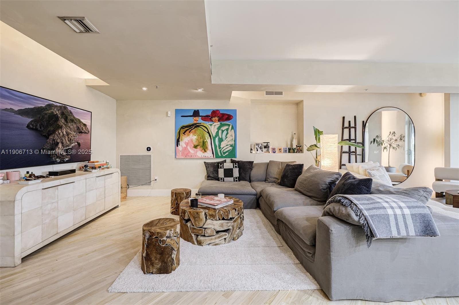 2001 Meridian Ave # 307, Miami Beach FL 33139 photo 4