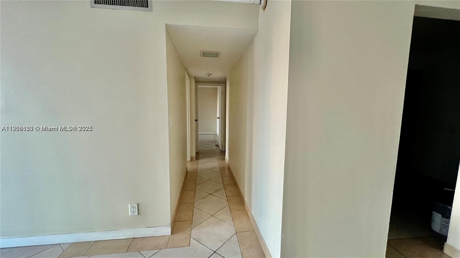 100 Bayview Dr # 607, Sunny Isles Beach FL 33160 photo 4
