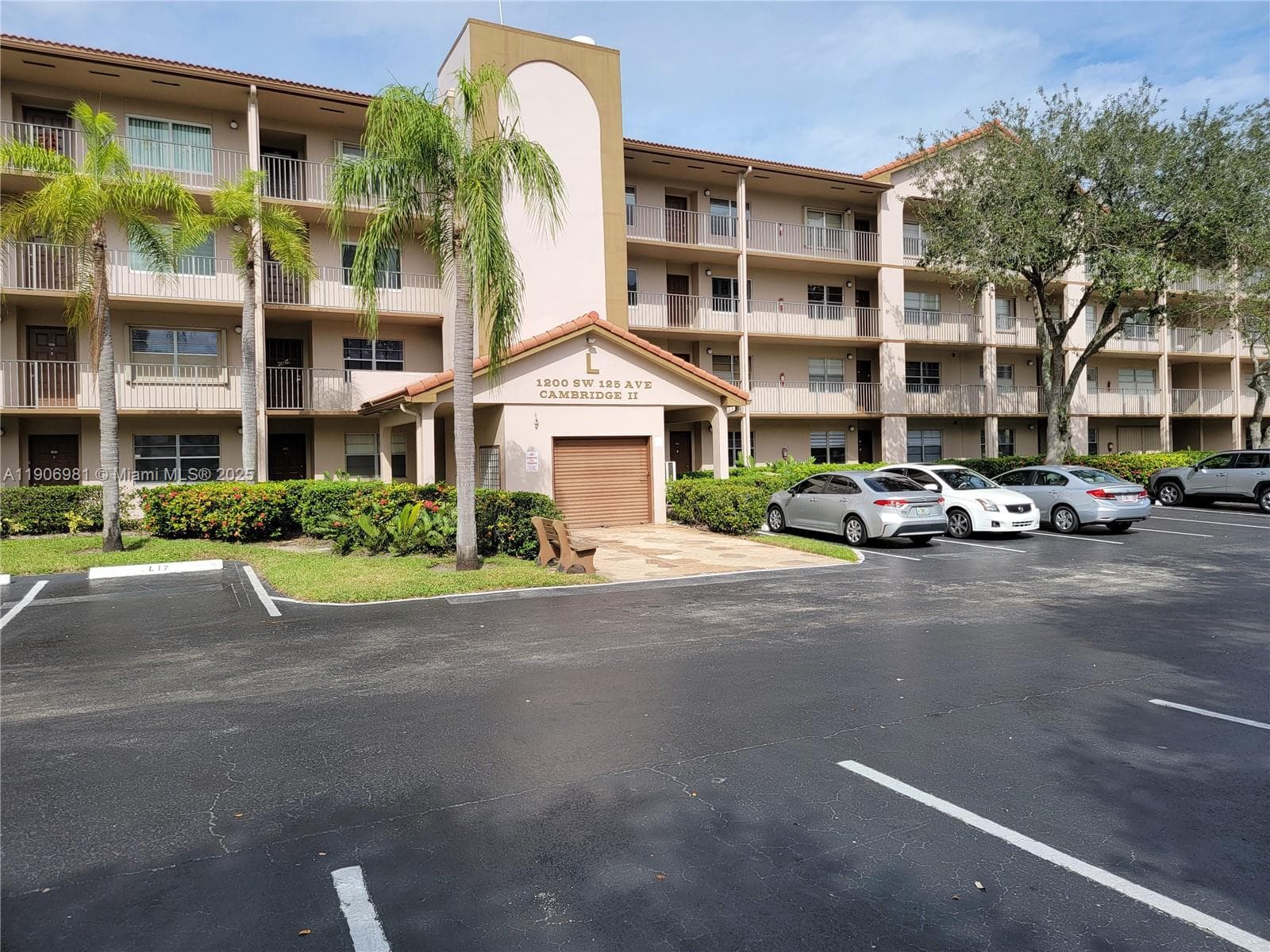 1200 SW 125th Ave # 211L, Pembroke Pines FL 33027